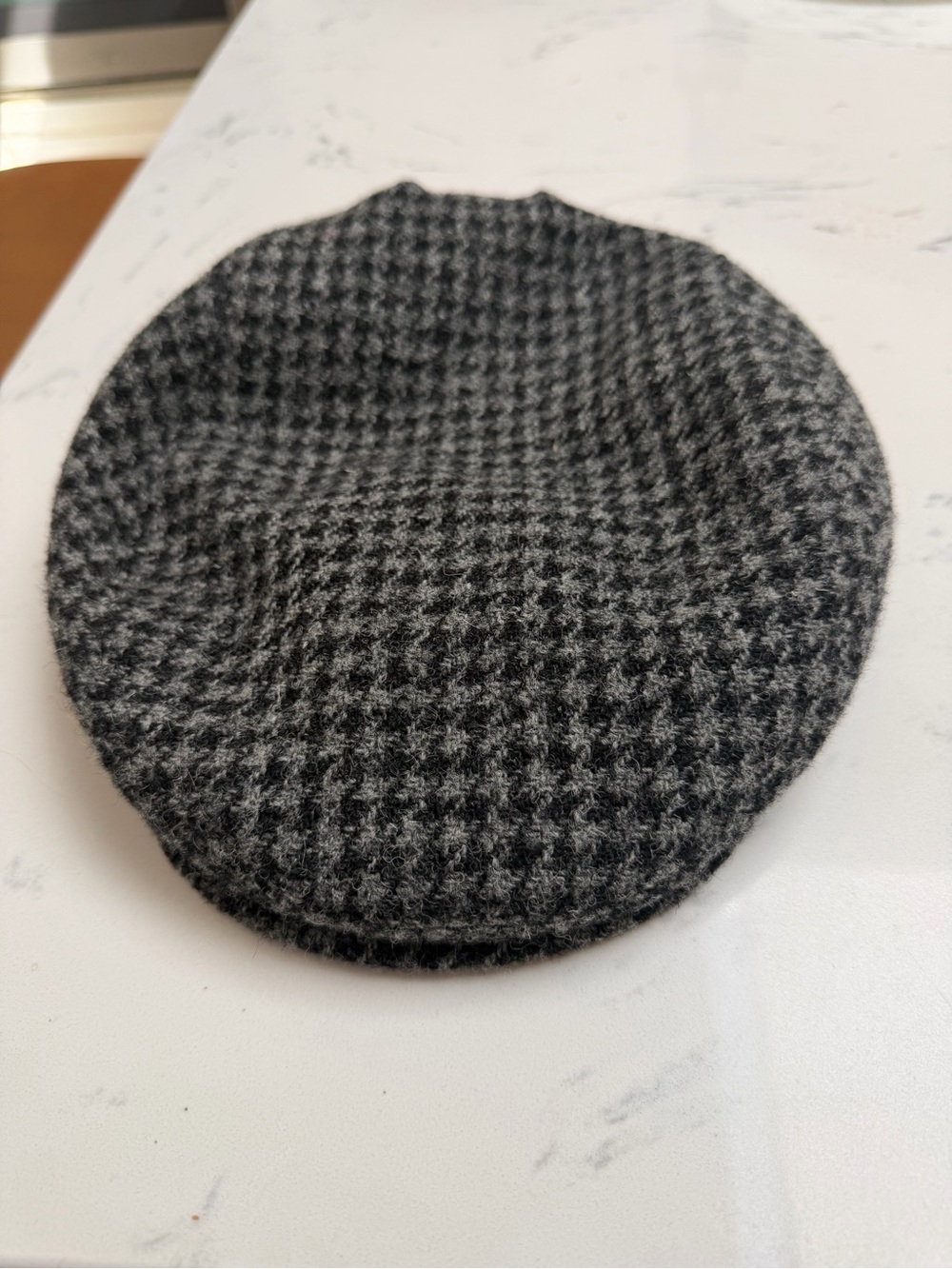 L.L Bean Classic Houndstooth Flat Cap - Gray